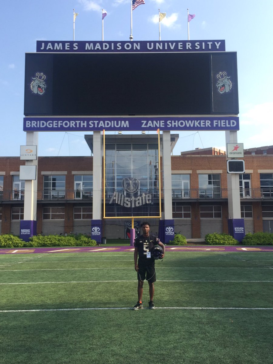 Jamari14_'s tweet image. COMMITTED!💜🐾
#LLBW #RIPBigD #JMUBreed