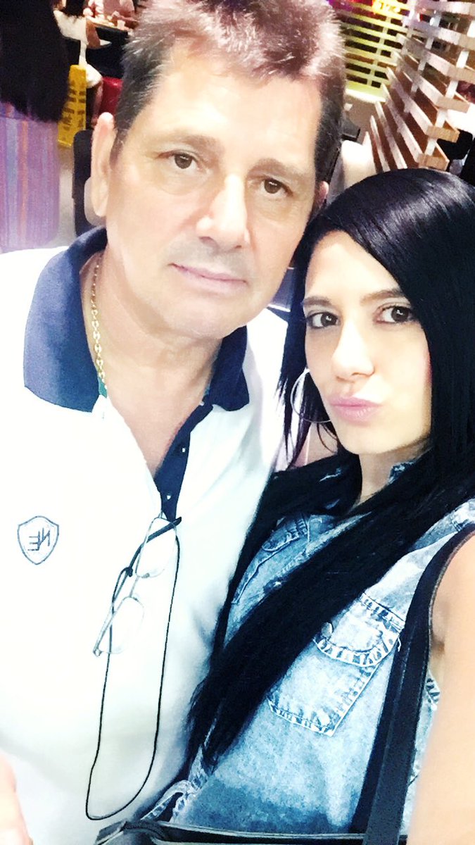 _DianaCR_'s tweet photo. ¡Con mi Súper Papi! #withmyfather #myfather #dad #daddy #mipapá #mipapi #disfrutandodeldomingoconel https://t.co/3SCZUKA42t