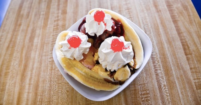firstwefeast's tweet photo. The best ice cream shops in America https://t.co/lxqeql0bRT https://t.co/X5D6uFngtT
