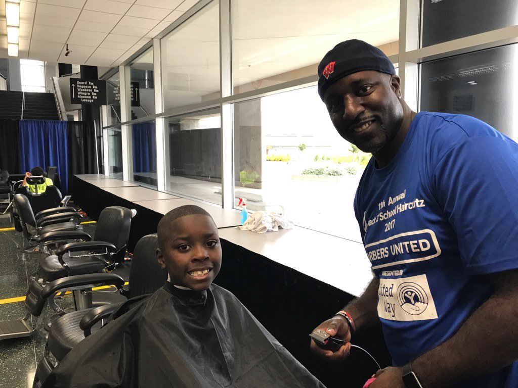 deedragatkinson's tweet photo. Thanks JP #behind_chair for organizing free haircuts for 324 students--looking good for school #unitedwaydaneco https://t.co/kdqw0P5BuZ