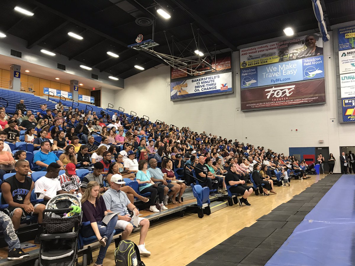 CSUBakersfield's tweet photo. Welcome to #CSUB!! New Student Convocation & Pinning Ceremony was a success!! See you all tomorrow for the 1st day of #CSUBFall2017 ππΌππ https://t.co/0ldKWsUeo3