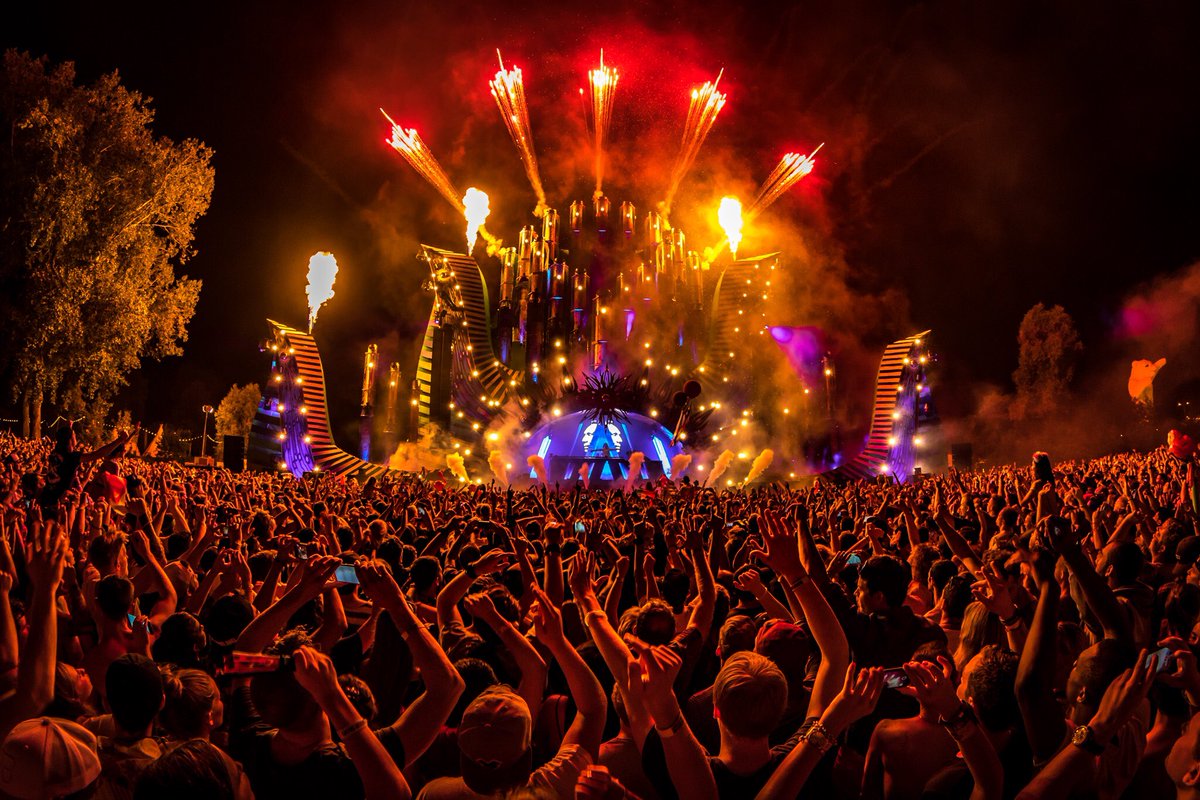 arminvanbuuren's tweet photo. Thank you @mysteryland!!! https://t.co/HsT8k6UtDZ