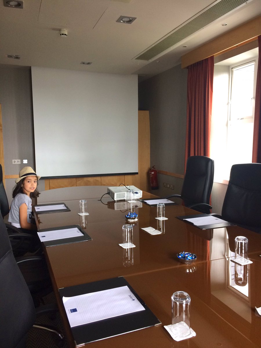 JoceFitz1's tweet photo. @RadissonBlu @Radisson @SligoRadisson most hard working #miniCeo 
#ResearchWeekend@SligoRadisson https://t.co/ceWlgY0njP