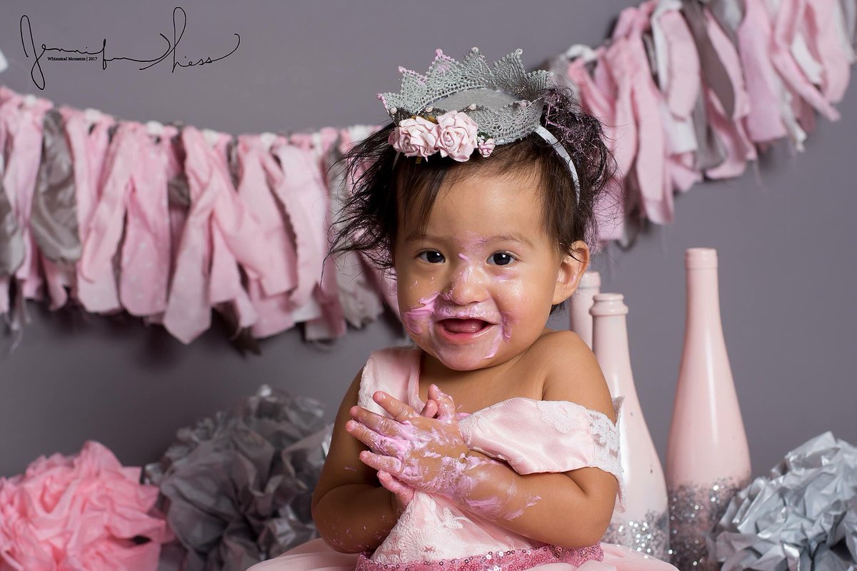 WMJenniferHess's tweet photo. Princess of cake https://t.co/8RUB4gmJNE