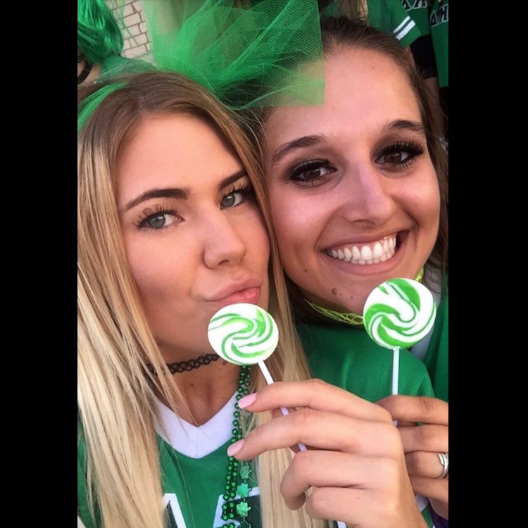 juuuuuhlia_'s tweet photo. Bid Day Best Day!!!!!!  💚💚#techkd #NewProfilePic https://t.co/EAH3K69y3C