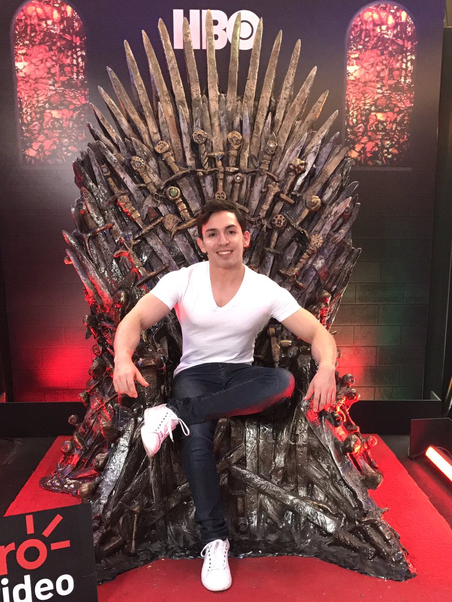 Quien mas se saco su foto de #GOT #GameOfThronesFinale? Compartan!!