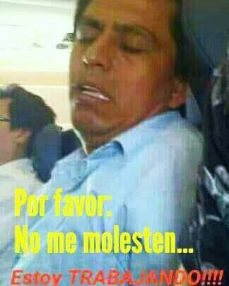 boris_steve's tweet photo. No interrumpir está visiónando!!! Jajajaja https://t.co/Wfn3srQsZP