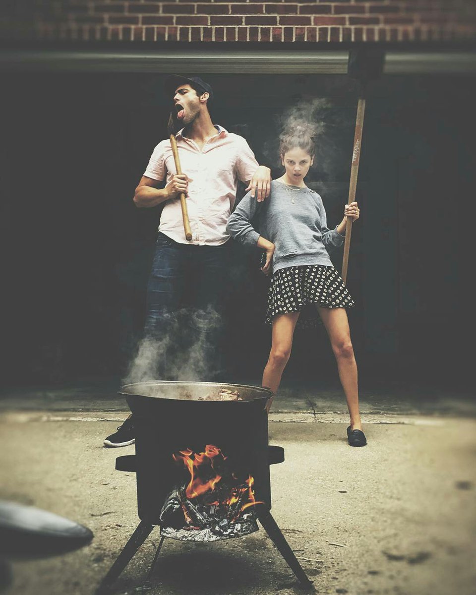 shumsuga's tweet photo. Esther is amazing and the photo and Matt honey what are you doing? https://t.co/m4Pt8Y8Wvi