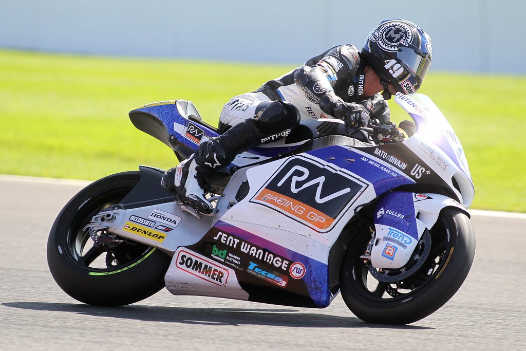 bgmotogp's tweet photo. RW Racing GP gathers a top 15 on their Channel crossing trip https://t.co/5EpuGOP1YZ #Moto2 #BritishGP #AxelPons #Silverstone https://t.co/f1dF3tIab1
