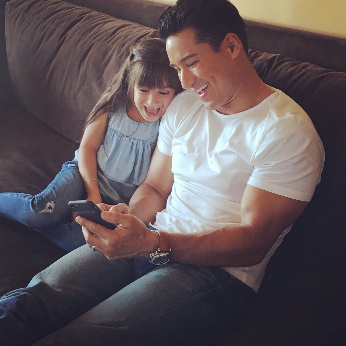 Gia laughing at the candified version of me when you open up @candycrushsaga...

#LevelUp