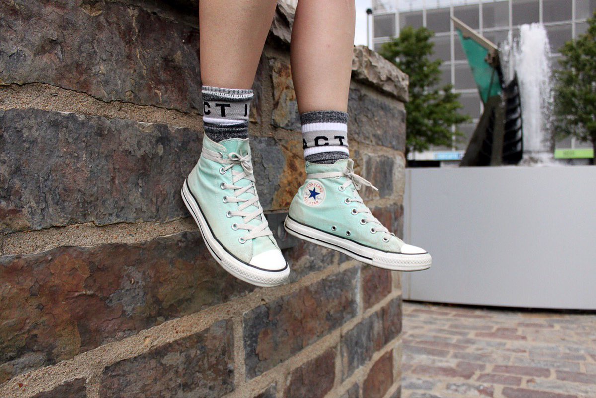 sarahpowerhouse's tweet photo. @OffWht "BEATERS" #OFFCAMPUSCHUCKS https://t.co/ySSXyLf1PW