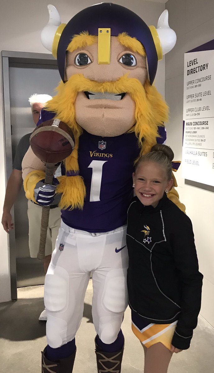 halverson03's tweet image. #Skol #MVCCHEER