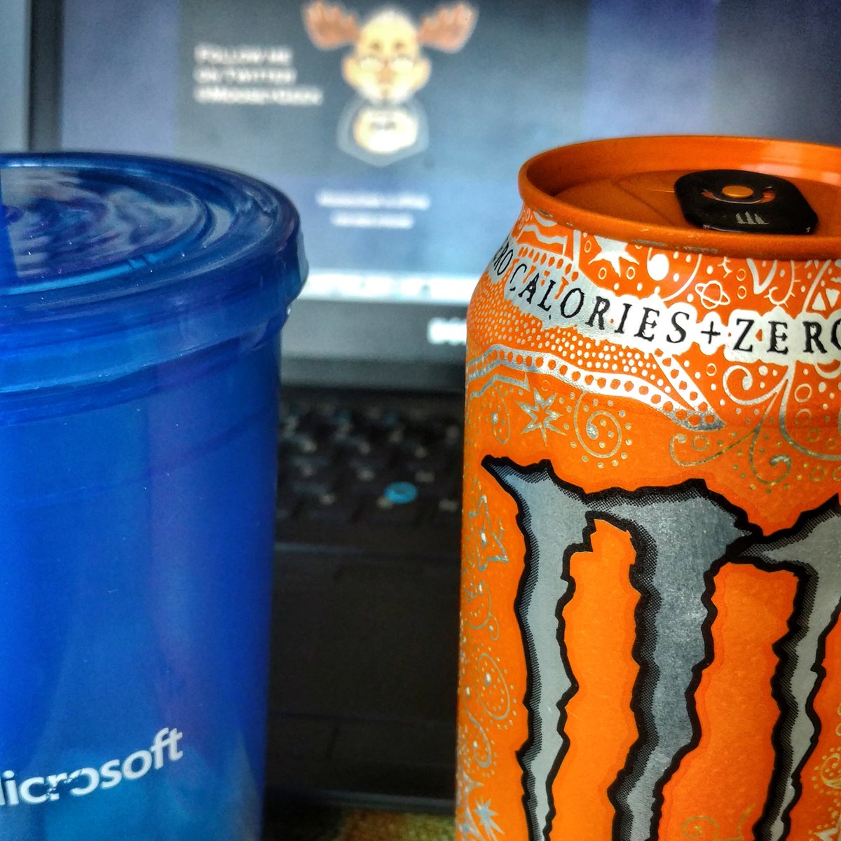 MooseyGeek's tweet image. Time to focus w/ some #monster in my #microsoft cup. More scene edits for my @watchmixer channel. 💚 @xsplit. #MooseyNation