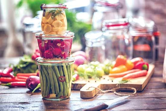 mthrearthliving's tweet photo. Transform any liquid with #fermentable sugar or alcohol into an affordable, healthy #vinegar. https://t.co/TI9KxjOJ2F https://t.co/G0iAPdeIQw
