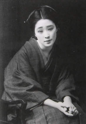 もふ 竹久夢二好きなのですが 彼の奥さんや彼女達本当にみんなすっごく綺麗 2年結婚してた岸たまき 25歳で結核で亡くなった最愛の人 笠井 彦乃 彦乃さんの影を追う夢二に苦しむお葉 そんなにいい男に見えない竹久夢二なのに なぜ なぜなの もふ 竹久夢二好きなのですが 彼の奥さんや彼女達本当にみんなすっごく綺麗 2年結婚してた岸たまき 25歳で結核で亡くなった最愛の人 笠井 彦乃 彦乃さんの影を追う夢二に苦しむお葉 そんなにいい男に見えない竹久夢二なのに なぜ なぜなの