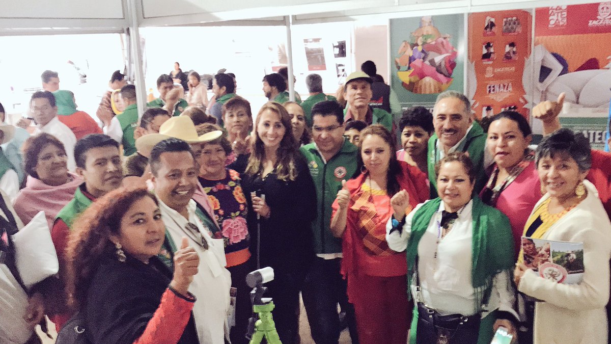 LiliaMendozaOax's tweet photo. Agradezco a @LaCampesinaMX la entrevista realizada en el marco del #79CongresoNacional de la CNC_CEN  #Oaxaca presente! @alejandromurat https://t.co/Xzz9gj45Ex