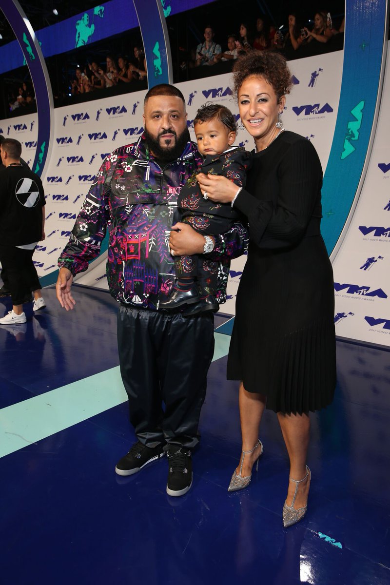 vmas's tweet photo. What a difference a year makes! Welcome to the @VMAs, @djkhaled + your beautiful fam! #WeShining #VMAs https://t.co/6APutwWXsw