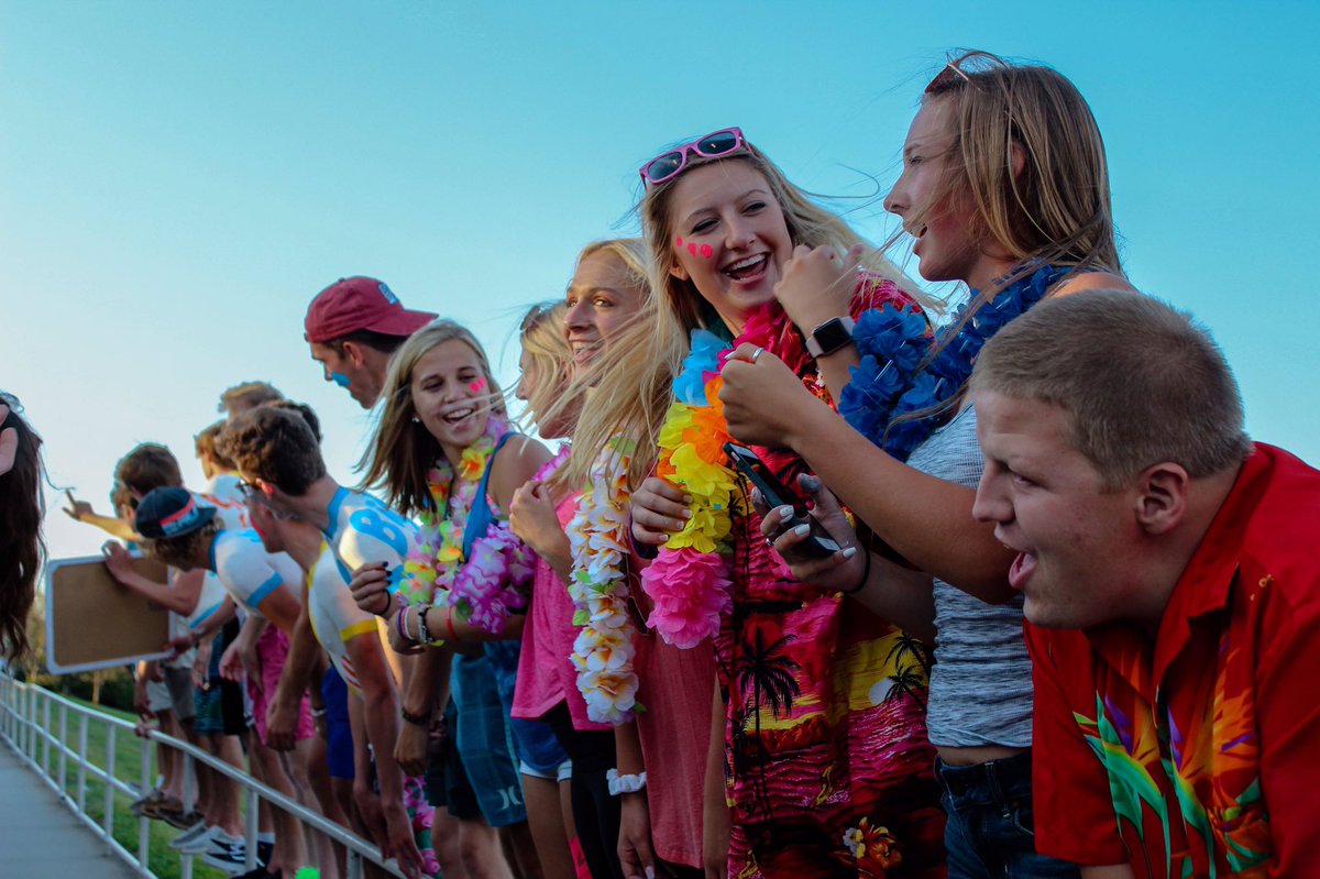 eshs_yearbook's tweet photo. Dont forget to buy your yearbook by Thursday (8/31) before the price goes up to see these awesome pics and more!! https://t.co/4WjHbnheeL https://t.co/zTEgWPYLfM