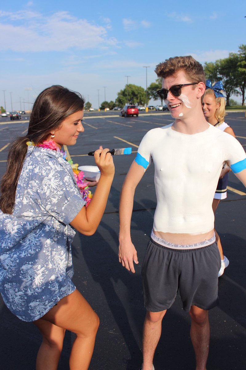 eshs_yearbook's tweet photo. Dont forget to buy your yearbook by Thursday (8/31) before the price goes up to see these awesome pics and more!! https://t.co/4WjHbnheeL https://t.co/zTEgWPYLfM