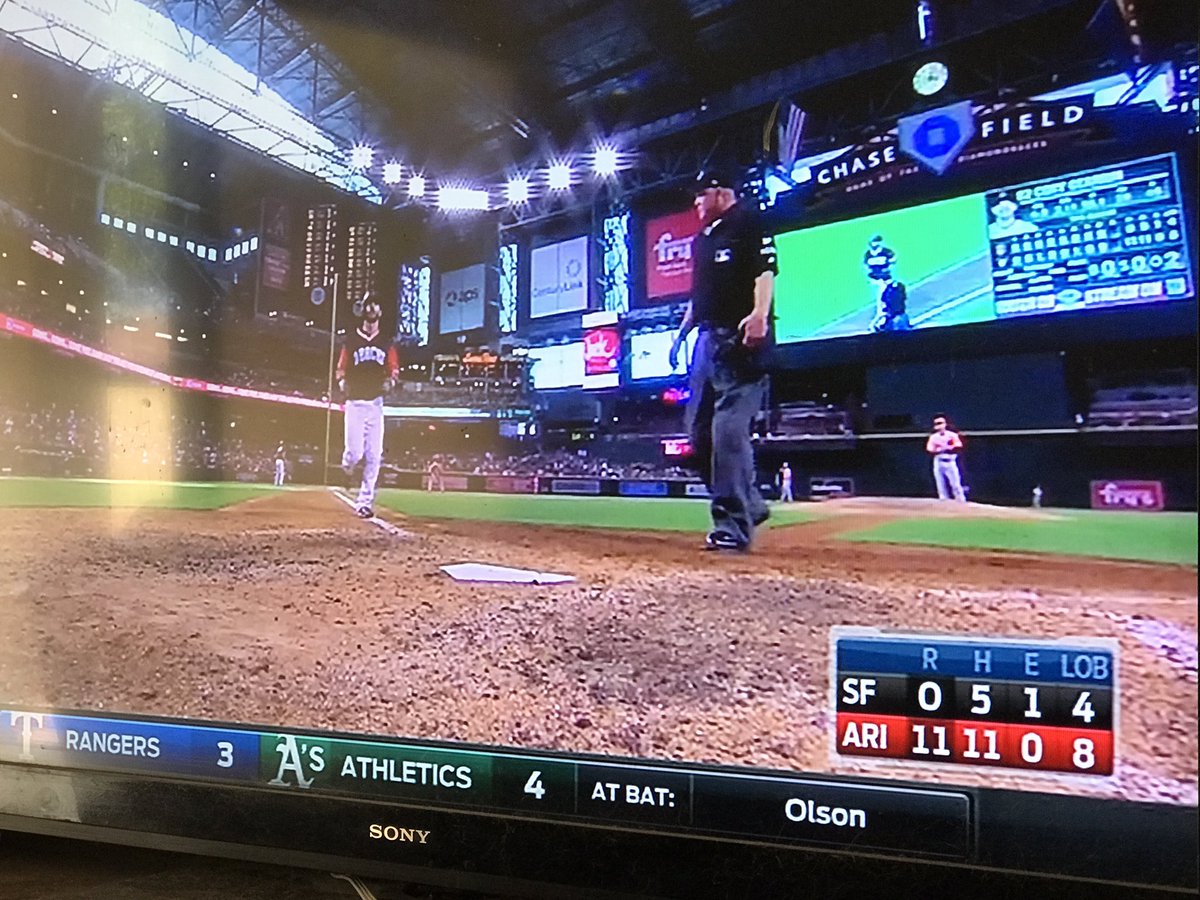 dlbkr2's tweet photo. Del Taco for the trifecta. #descalso #scals #LetsGoDbacks https://t.co/oIc579NEe4