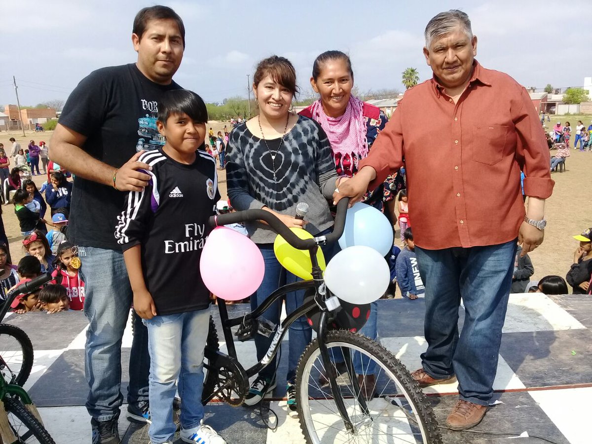 IDACH19AL25's tweet photo. El IDACH agasajó con un festival a los Niñ@s en #Castelli, el evento estuvo encabezado por la pte y diputada @AndreaCharole 
#MesDelNiño https://t.co/xc3HNCPEF0