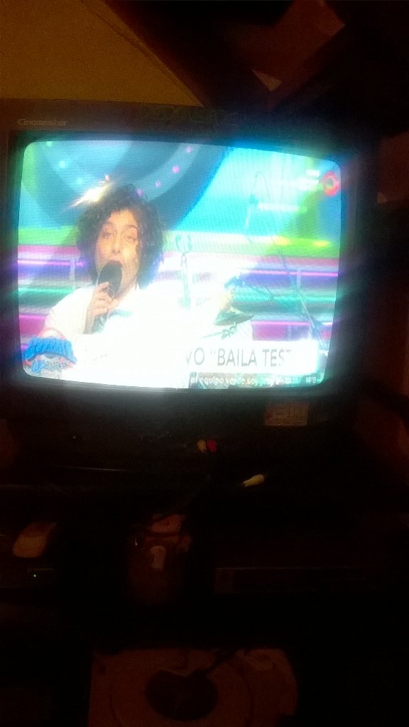 MITIDIERIADRIAN's tweet photo. Viendo a la reina del güiro @laufer4 tocando con @BailaTesta en @combatearg por @canal9oficial https://t.co/xj8EGNlWQj