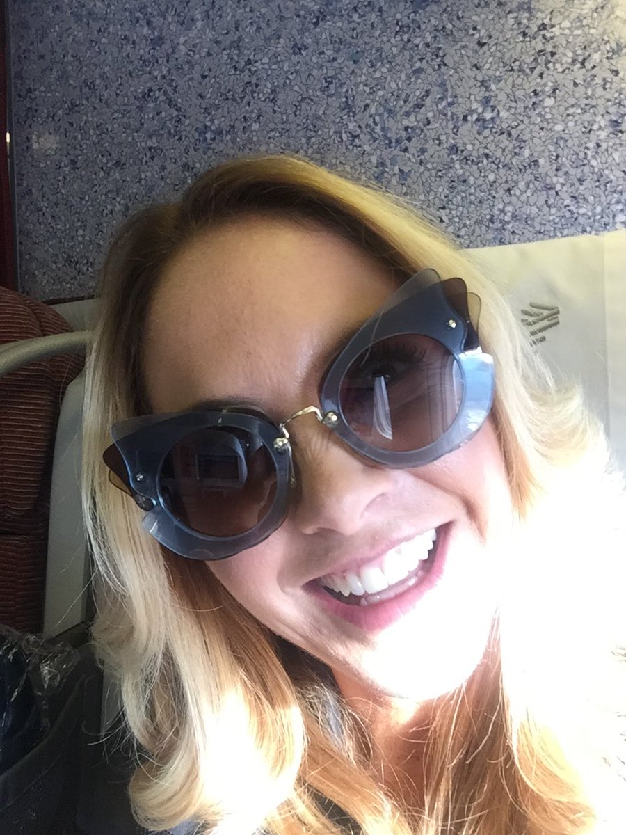 No avião!!! A gente se vê em breve #Brasil !!!!
Ya en el avión, gracias mis #lucerinos de México que me fueron a despedir al aeropuerto! 😍