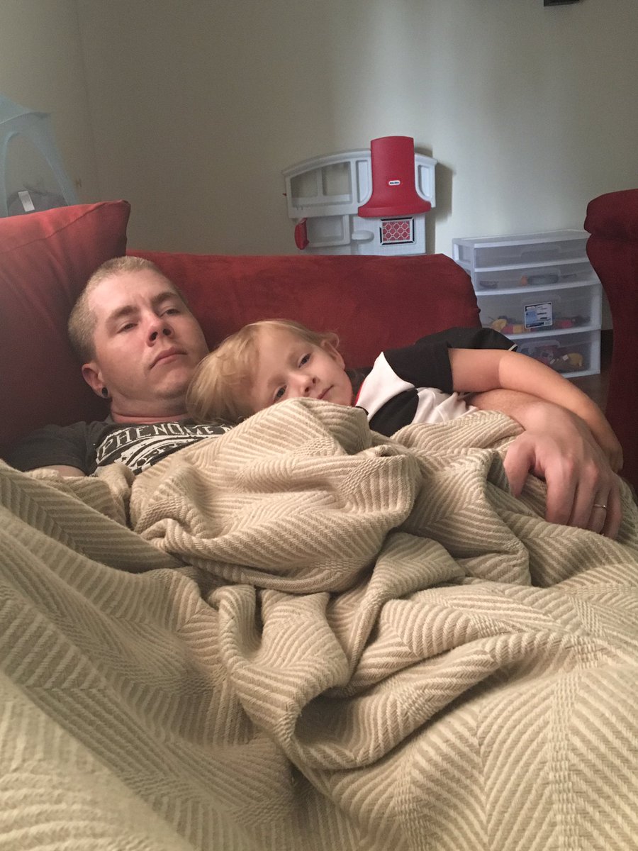 MsAAshley's tweet photo. Daddy/ Daughter time, watching @LeagueOfLegends. 

@lolesports #LOLESports #LeagueOfLegends #NALCS #HowILCS #ThisIsHowILCS https://t.co/kCHYp3vx7J
