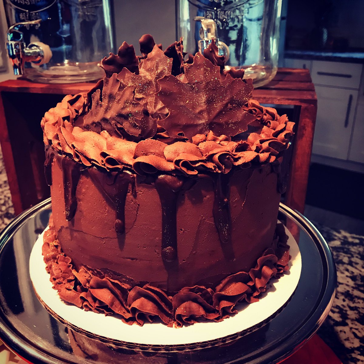 _SugarBean_'s tweet photo. Fall chocolate cake time #chocolate #cake https://t.co/prBikL6zih
