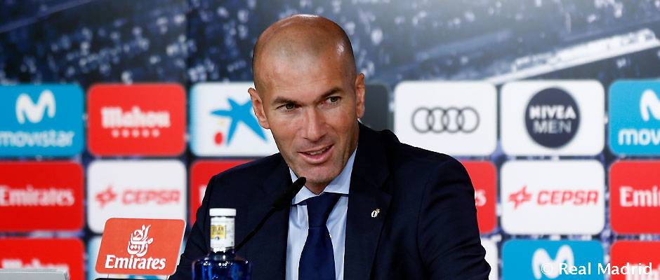 realmadrid's tweet photo. 👔🎙💬 #RMLiga
#Zidane atendió a los medios tras el partido ante el Valencia. 

👉 https://t.co/Cgs0TB8xxF

#HalaMadrid https://t.co/jP3xDRLVKi