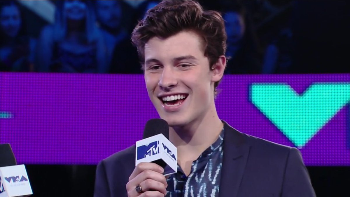 cyrusxshawn tweet picture