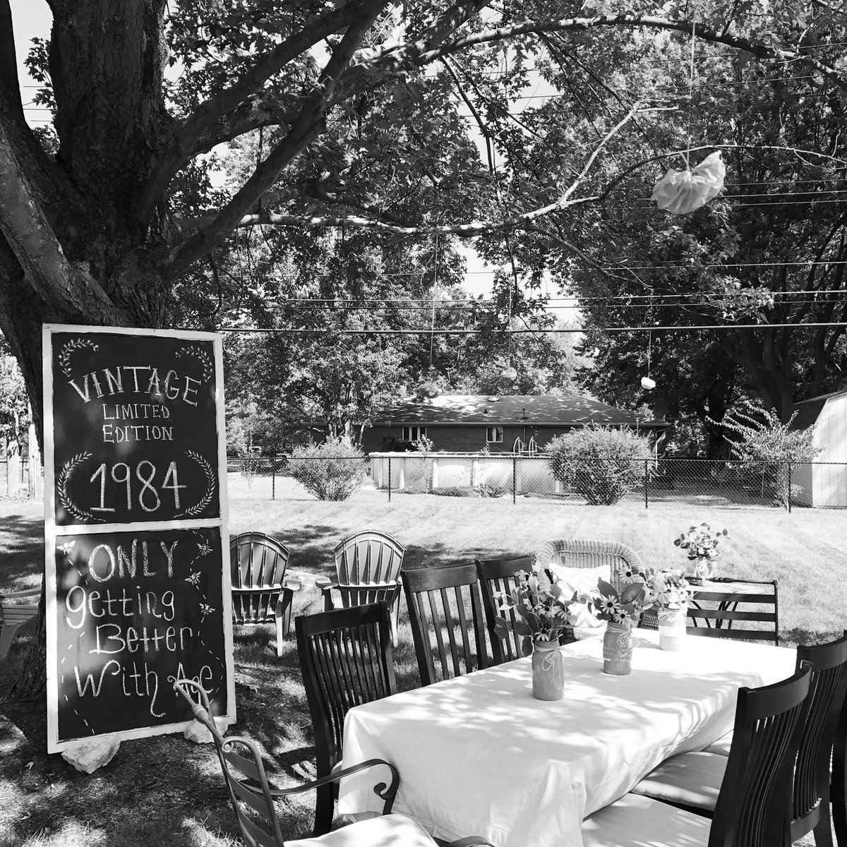 _SugarBean_'s tweet photo. Vintage birthday #birthdayparty #vintage https://t.co/kzQfm6UtzS