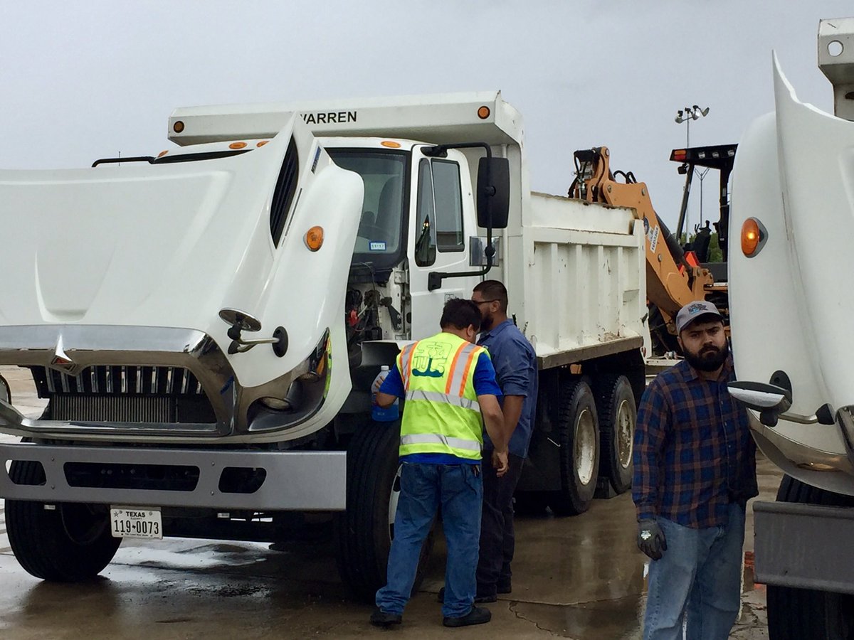MySAWS's tweet photo. And our crews &amp; trucks are off to #PortAransas to help restore water service to the #HurricaneHarvey-ravaged community. #txwater https://t.co/EeQhnnuhhI