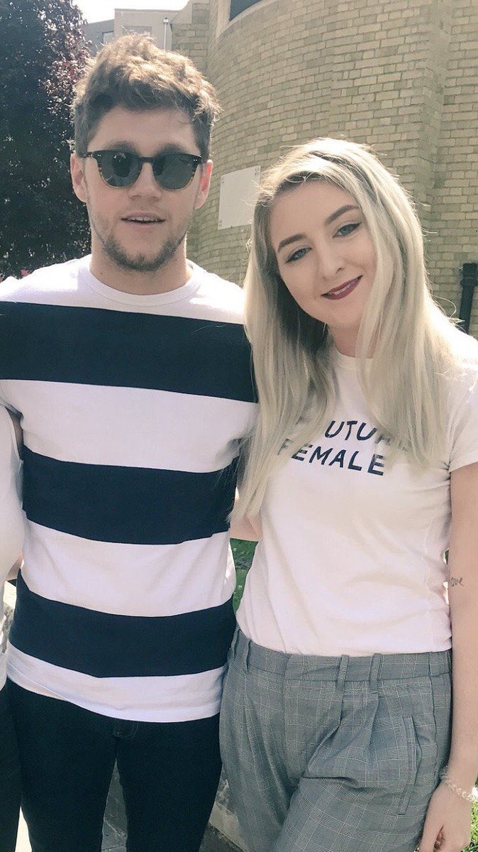 Niall con una fan hoy!