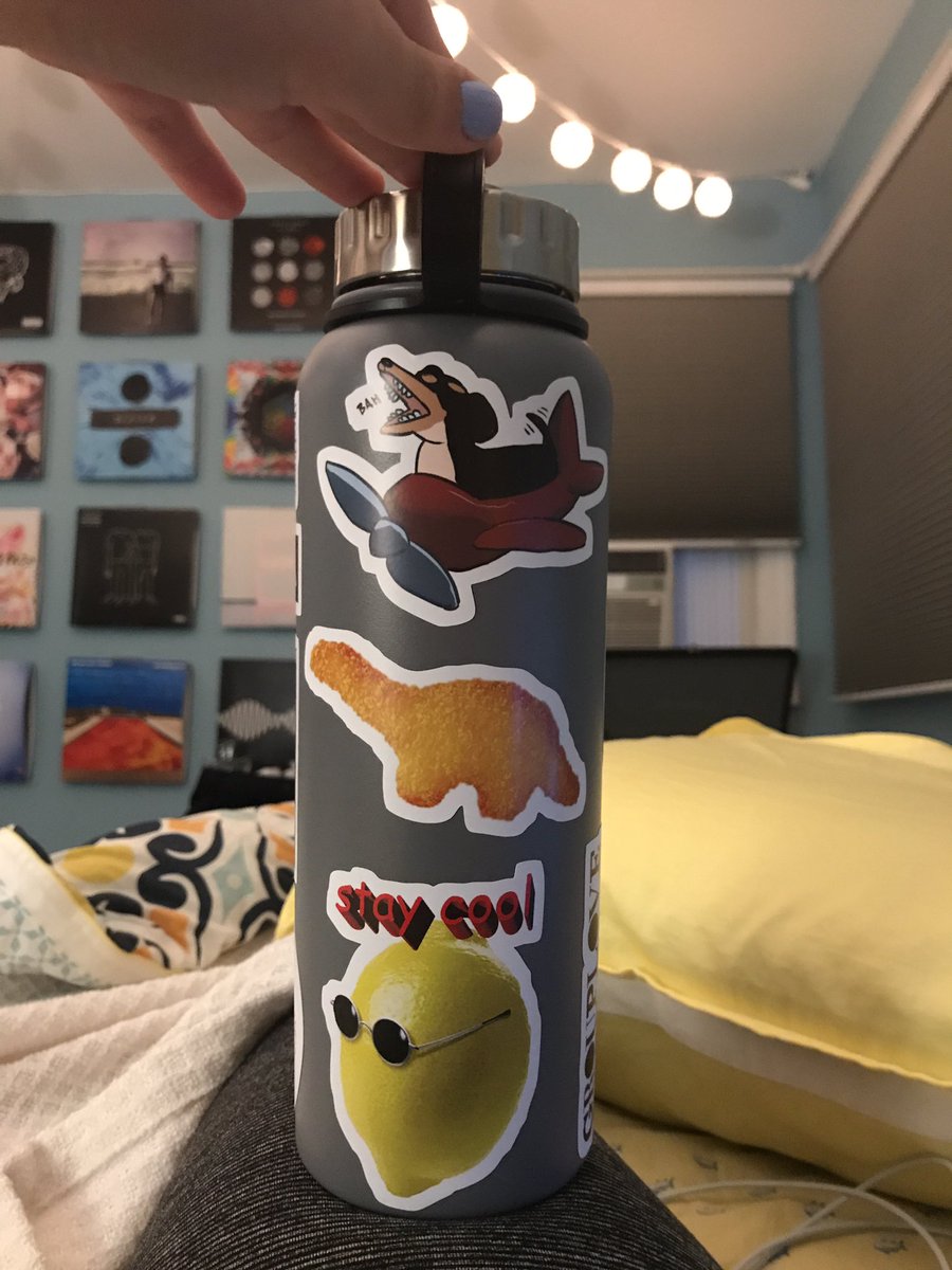 themainetee's tweet photo. who tf like my laptop and water bottle for school https://t.co/yKnRQUyLvE