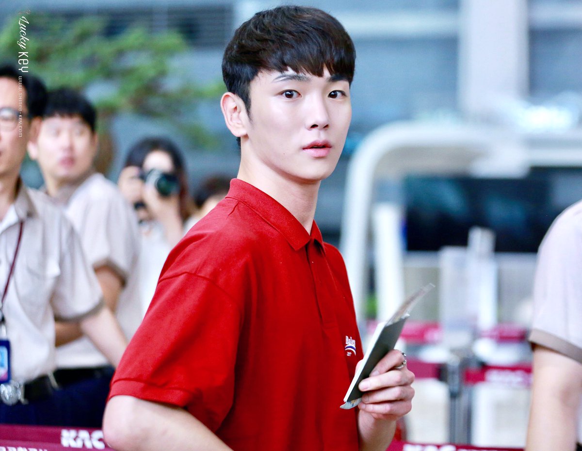 LuckyKey07's tweet photo. 170828 김포공항 출국 - #키 #기범 #key https://t.co/1xp0VDHeT5
