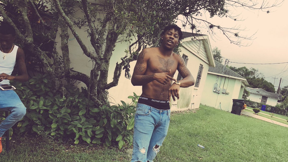 1BruhCode1's tweet photo. It's 1Bruh , What you expect? 🤷🏾‍♂️ https://t.co/Y7nYAzAKDf