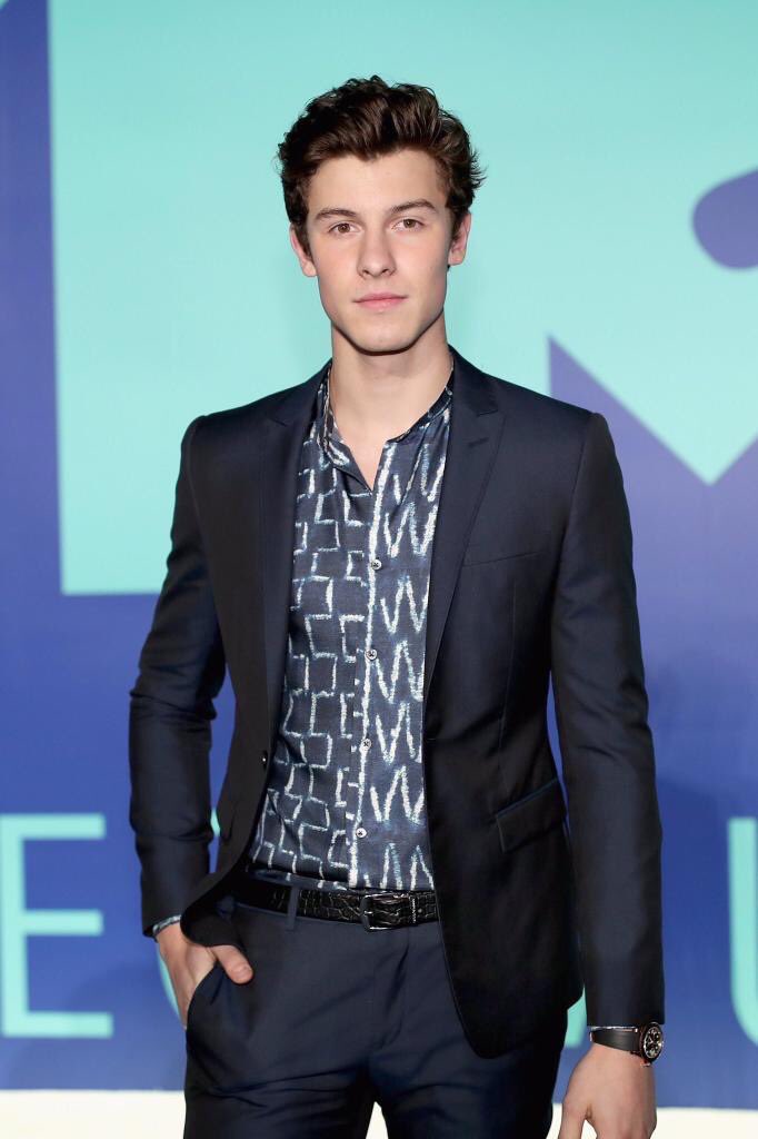 shawnft1d_'s tweet photo. Por dios #vmas https://t.co/gOF8LGGaiQ