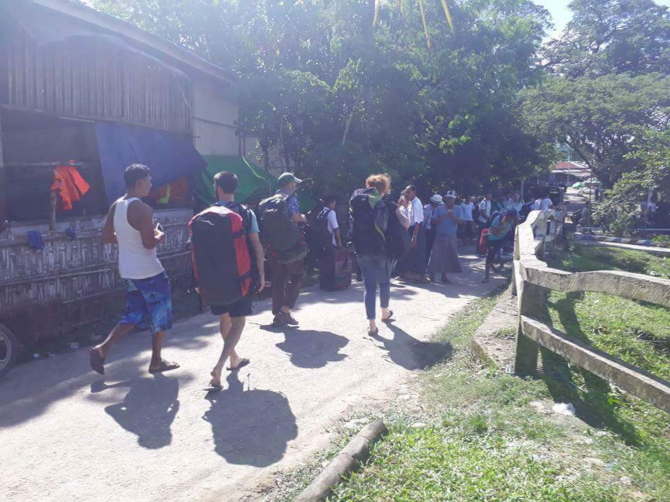 Arakanbrand's tweet photo. When Rakhine people need helps, UN agencies and INGO run away from village. 

Too clear they come only for Bangali Rohingya Terrorist.
WTF https://t.co/xSx7ZZRCQ2