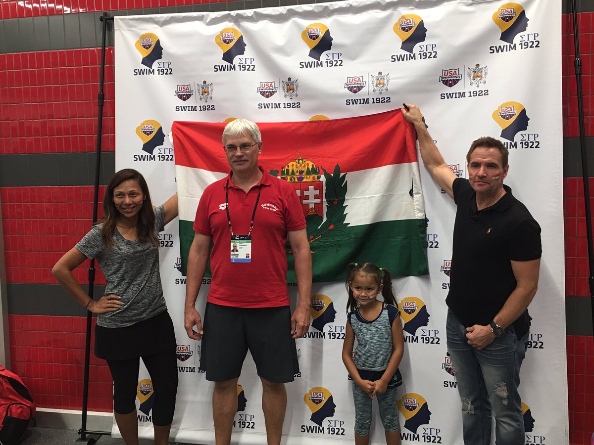 Hungary Swim Supporters at the #Swim1922 table with @SGRhoUpdates . #FINAWorldJrsIndy #SGRho