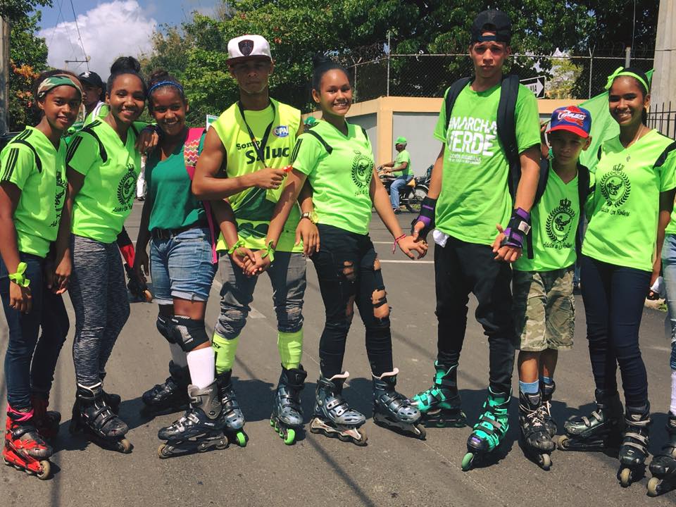 EnLaRedConRD's tweet photo. Los #PatinadoresVerde #CotuiMarcha
@DJavierTH @altagraciasa @Luismaura1355M @laurayosiam @VBotar @pasoporto1959 @CGilBatlle @Juls555 https://t.co/cakcccfY6B