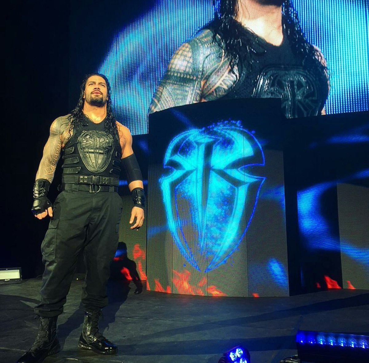 Fileana2's tweet photo. The Big Dog #RomanReigns brings the big fight to #WWETupelo https://t.co/hA2KCLzHob