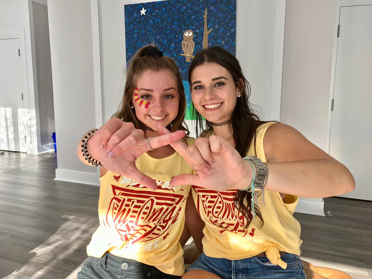 kayla_cusick's tweet photo. Bid day best day!!! #rushchio https://t.co/eTjYtWRwM9
