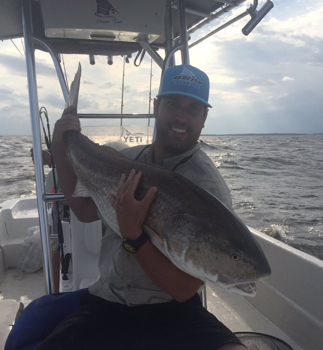 rod_breaker's tweet photo. My buddy Tripp with a nice bull red from this weekend off the NC coast! #redfish #bullred #nccoastalfishing #rodbreakerfishing https://t.co/YQAIzconD4