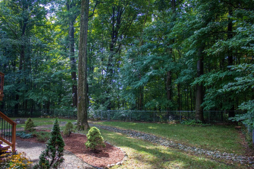 ADronemedia's tweet photo. Follow the cobblestone path... https://t.co/JerKqphZtb https://t.co/xW9F30SoNE