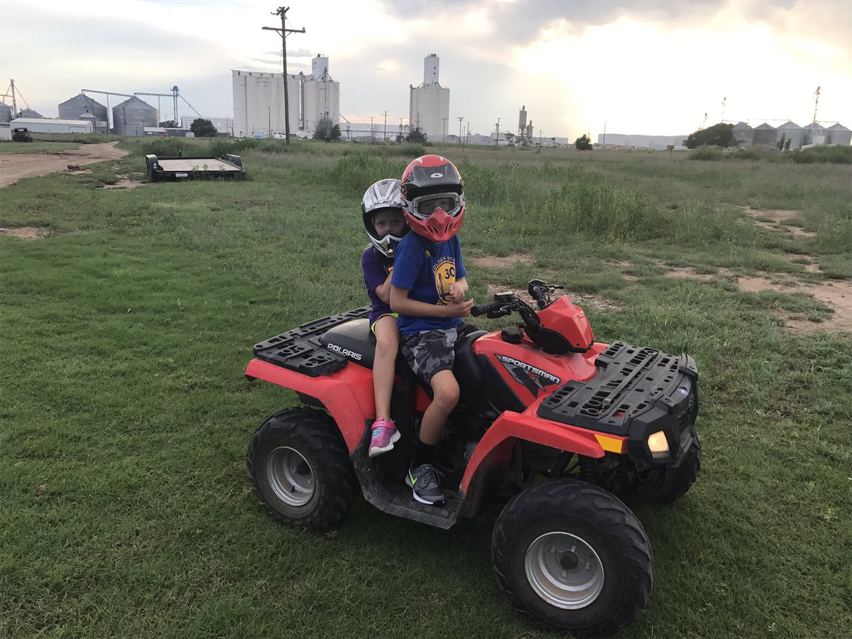 hartleytexas's tweet photo. cram one more thing in the weekend ! #schoolgetsintheway https://t.co/ZODLKHQen8
