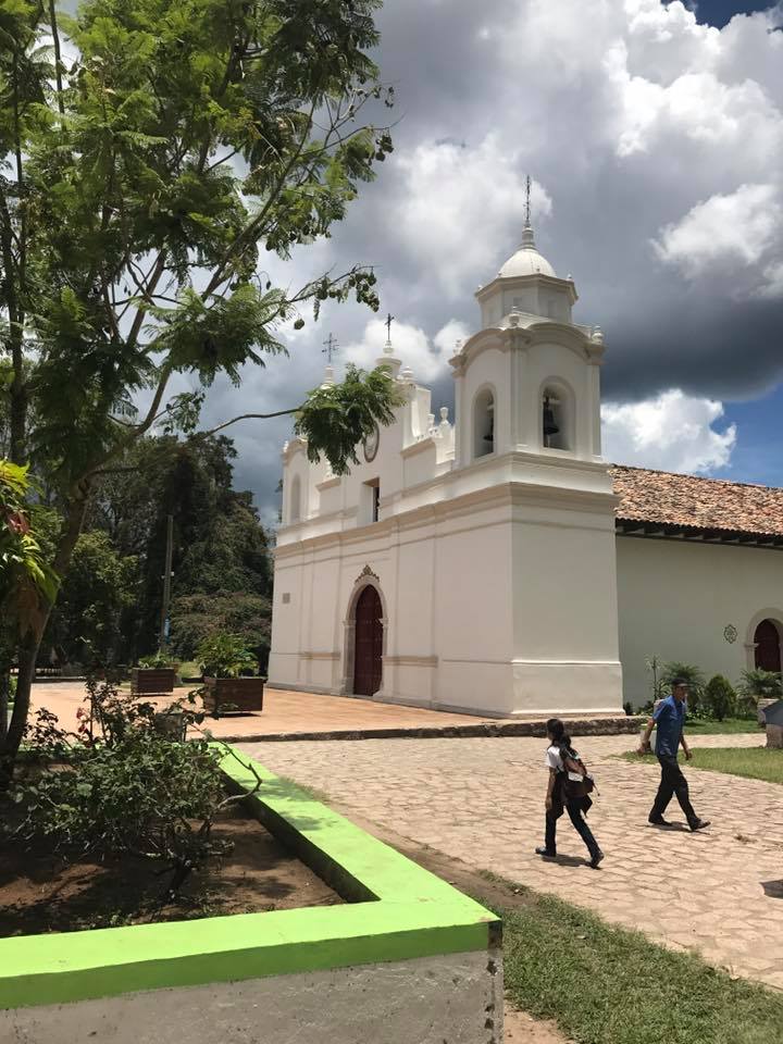 TSiHonduras's tweet photo. Lugares pintorescos para visitar en familia a tan solo pocos minutos de la ciudad capital ! @turisteandohn @AndonieEduardo https://t.co/Byn8TgGR5i