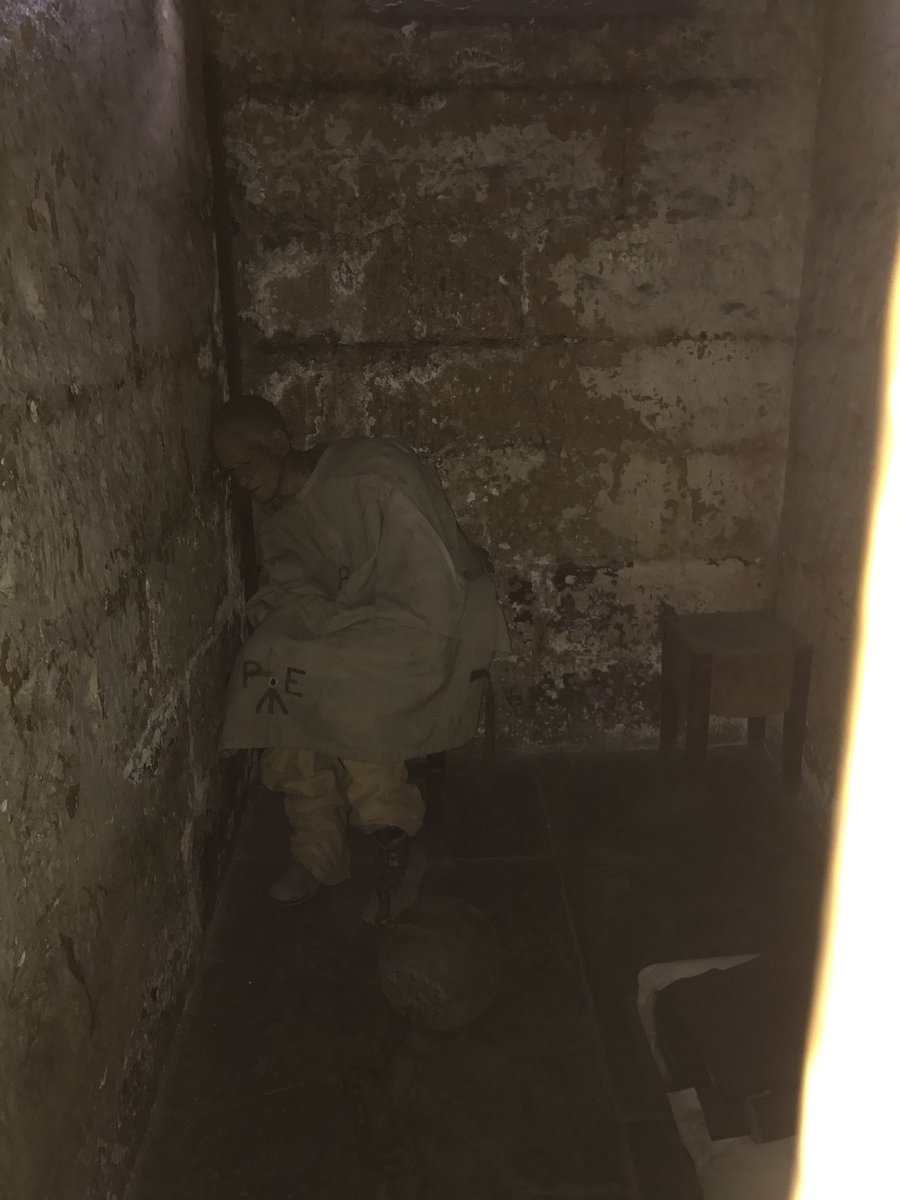 HollyHamill1's tweet photo. At Old Melbourne Gaol 👍🏻 @MrSimpsonY9PCC https://t.co/Sv0aEHb0Xg