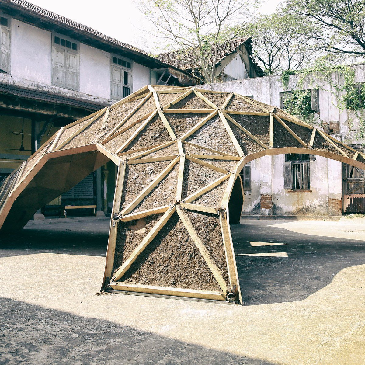 Fungus used to build arching pavilion in Kerala  buff.ly/2ggXebH