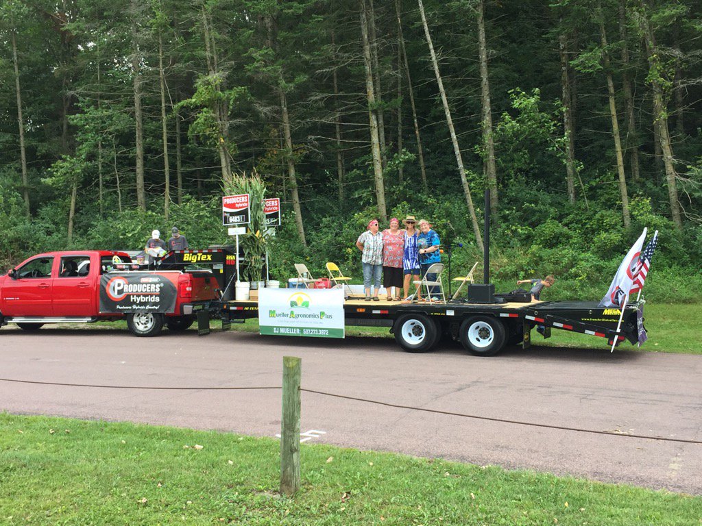 DJDjmueller's tweet photo. Good day for a parade!! https://t.co/DBYc72LAWJ